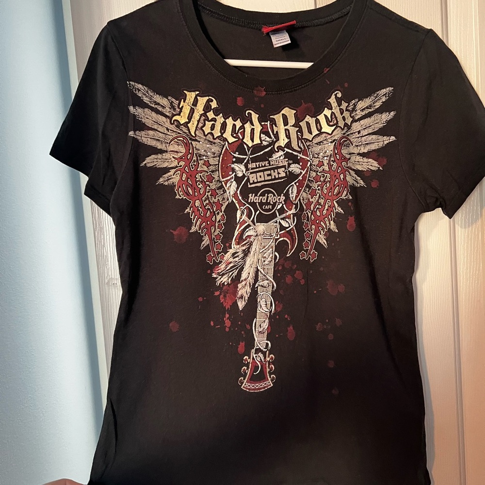 Hard Rock Cafe Black and Red Graphic Tee